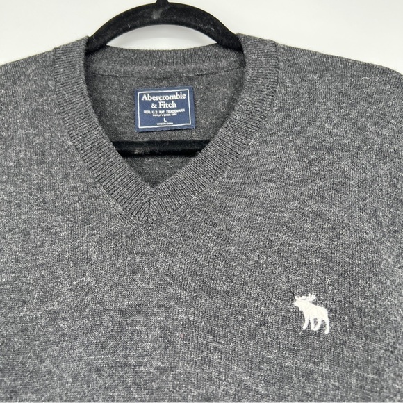 Abercrombie & Fitch V neck Sweater size Large charcoal Gray wool blend moose Y2K - Picture 3 of 11